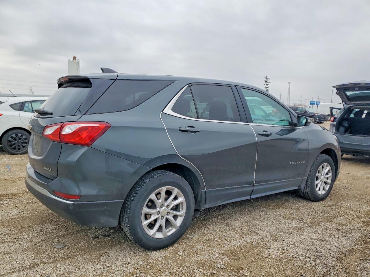 2018 CHEVROLET EQUINOX LT photo 3