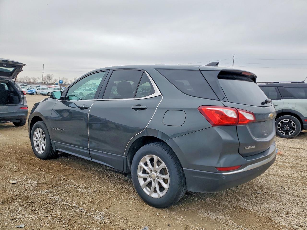 2018 CHEVROLET EQUINOX LT photo 2