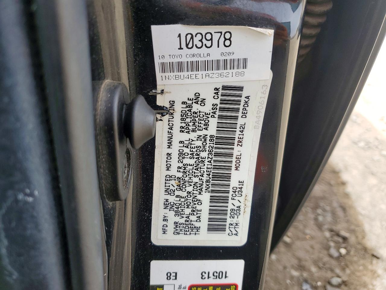 2010 TOYOTA COROLLA LE photo 12