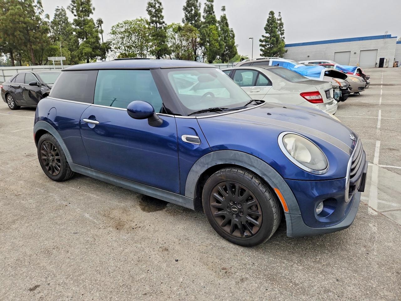 2016 MINI COOPER photo 7
