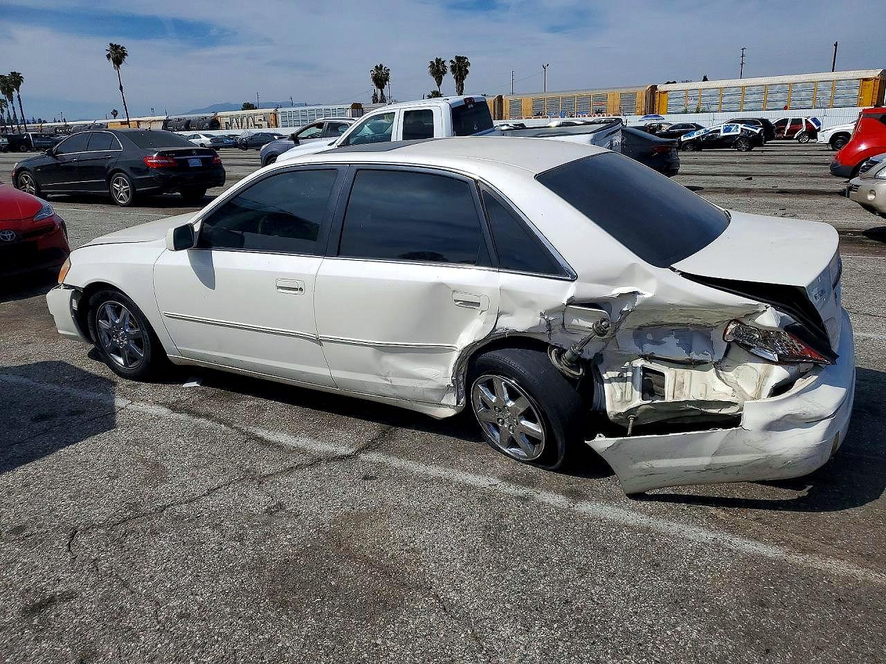 2000 TOYOTA AVALON XLS photo 4