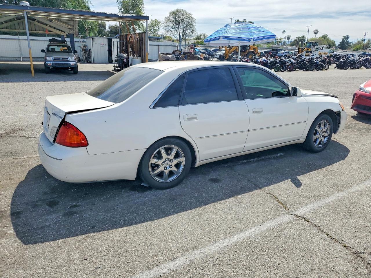 2000 TOYOTA AVALON XLS photo 7