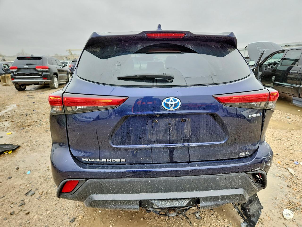 2020 TOYOTA HIGHLANDER HYBRID XLE photo 6