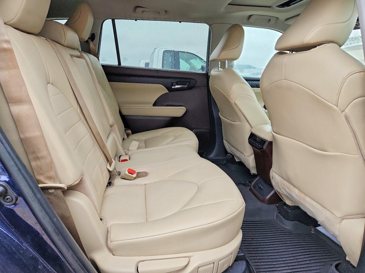 2020 TOYOTA HIGHLANDER HYBRID XLE photo 11