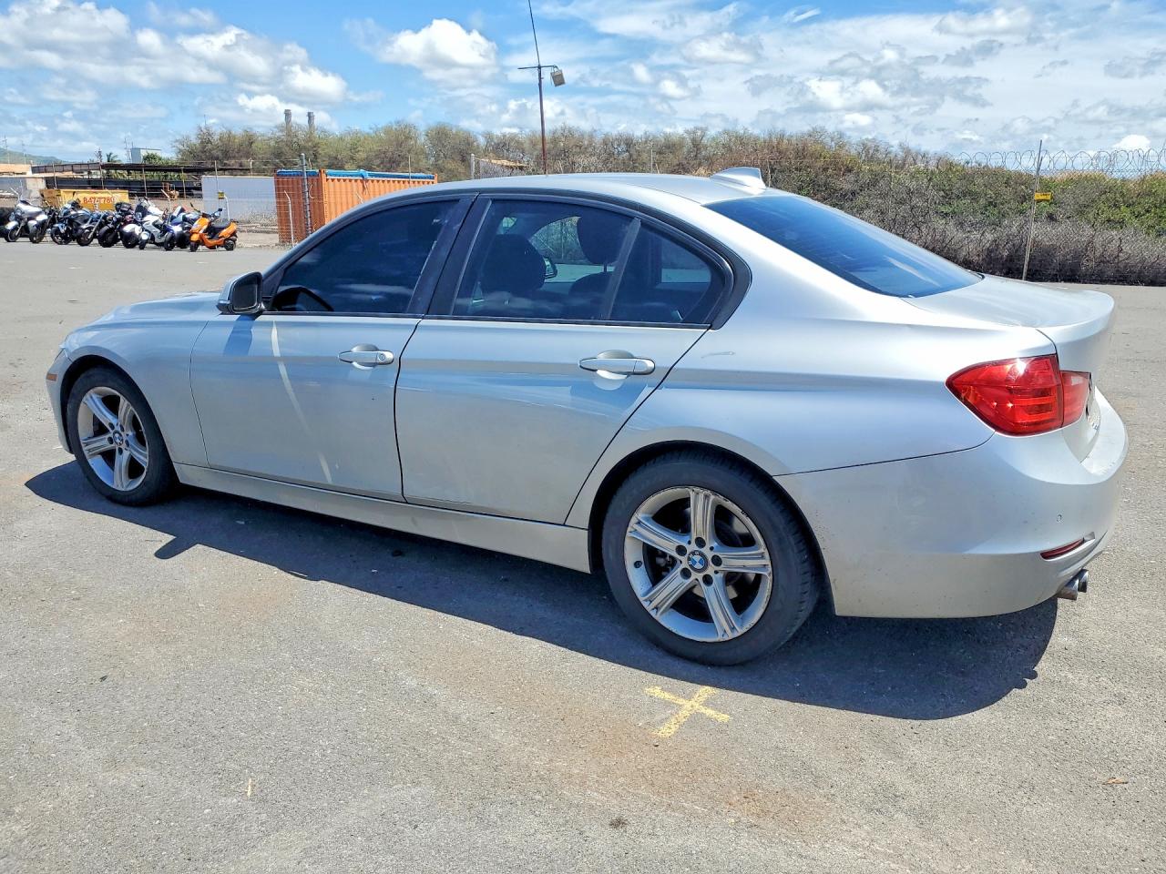 2013 BMW 328 I photo 2