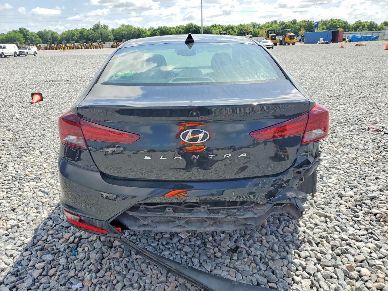 2019 HYUNDAI ELANTRA VALUE EDITION photo 6