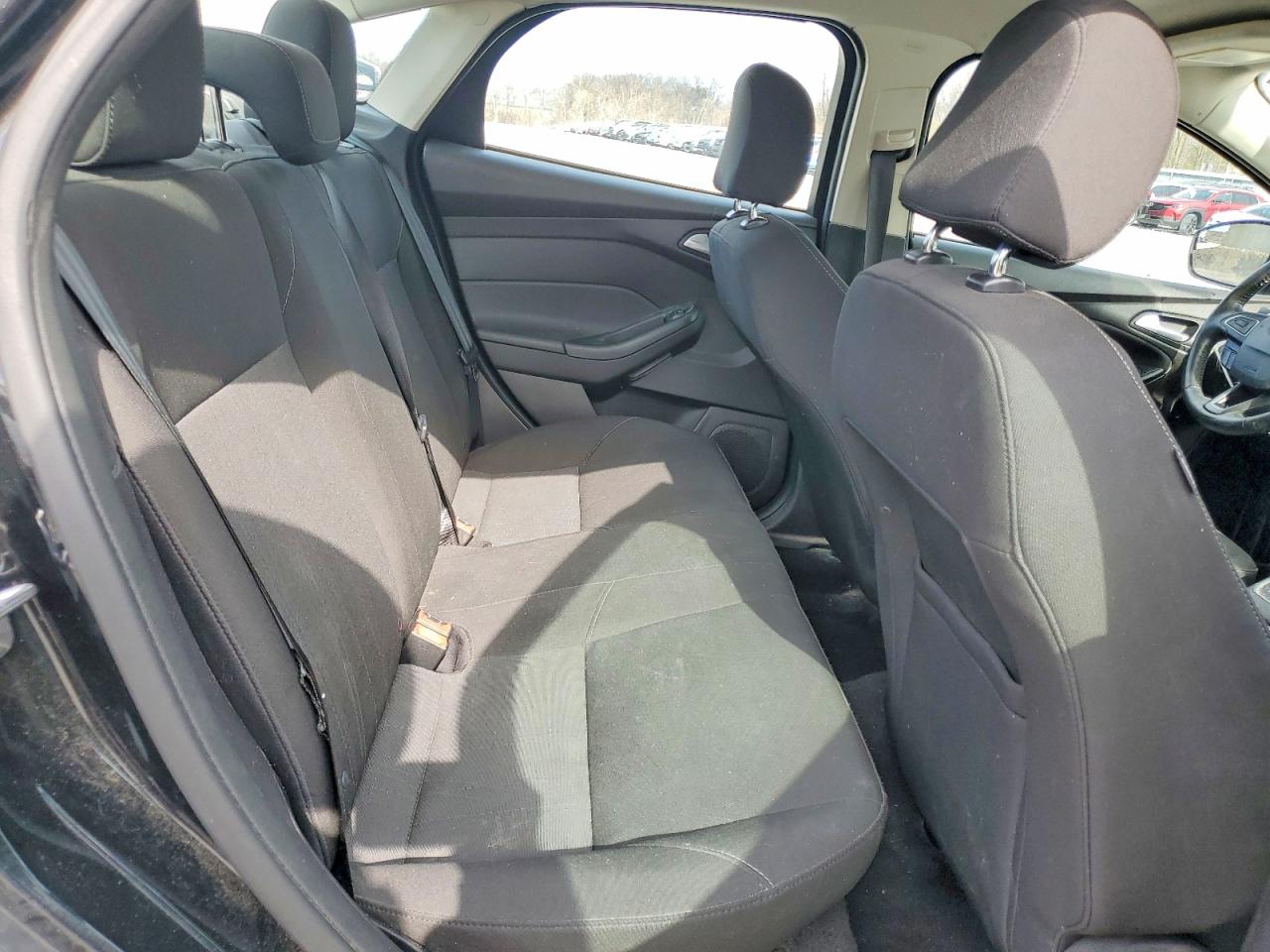 2015 FORD FOCUS SE photo 19