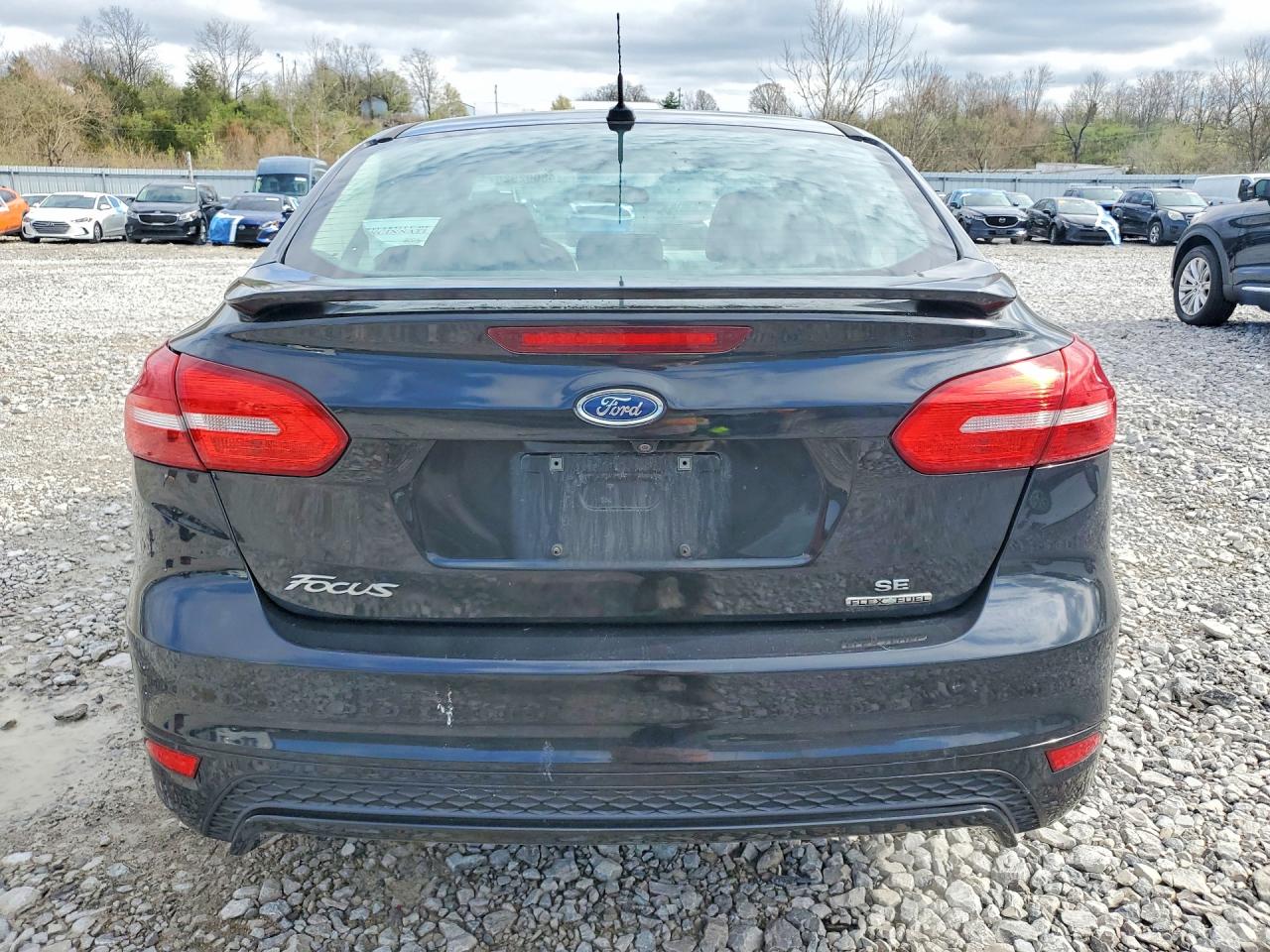 2015 FORD FOCUS SE photo 11