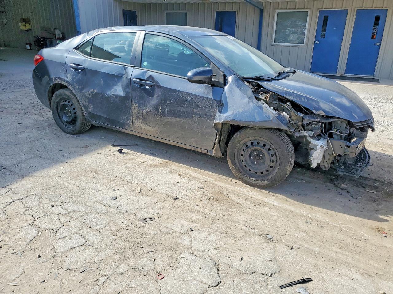2017 TOYOTA COROLLA LE photo 4