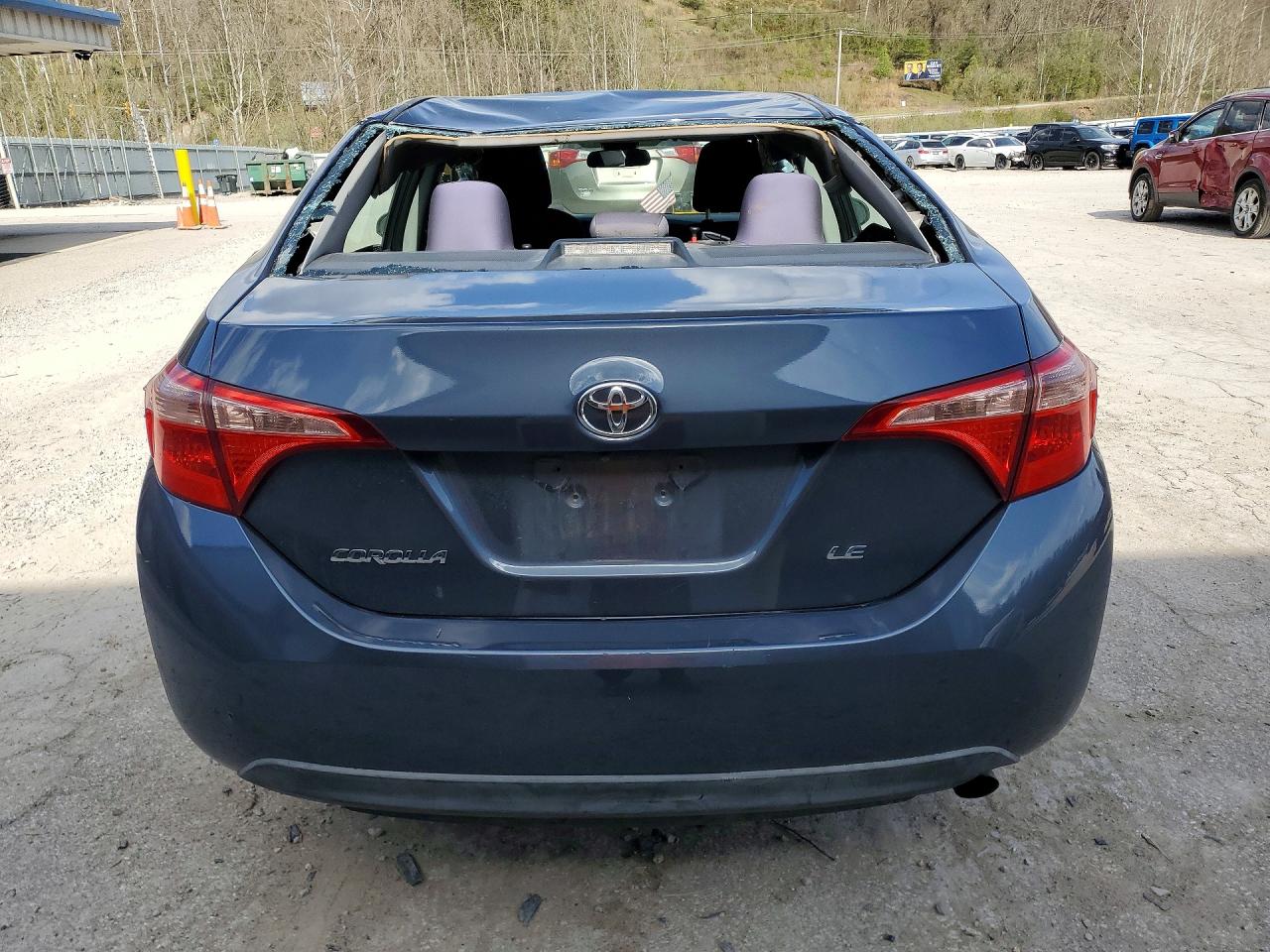 2017 TOYOTA COROLLA LE photo 6