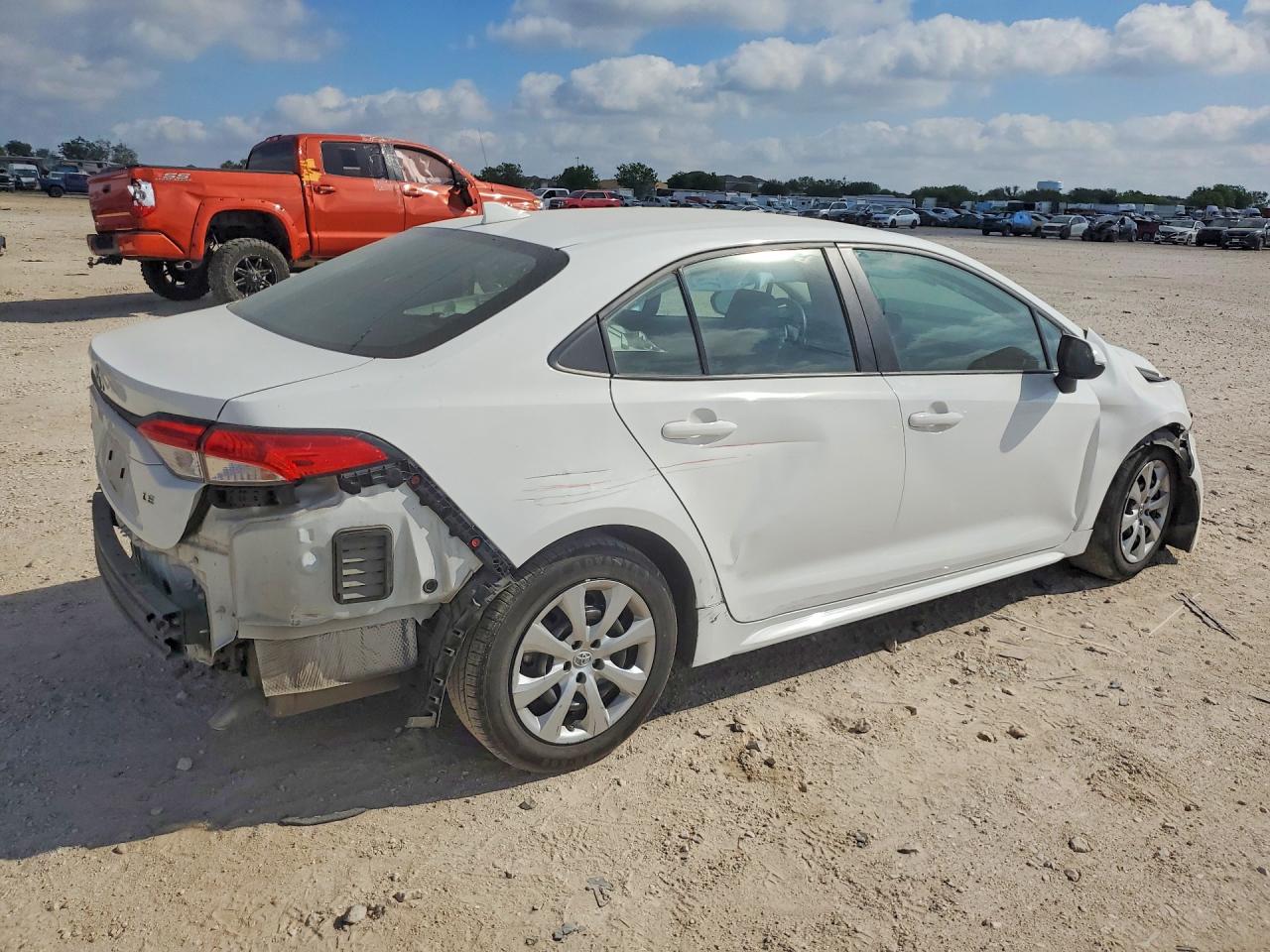 2023 TOYOTA COROLLA LE photo 5