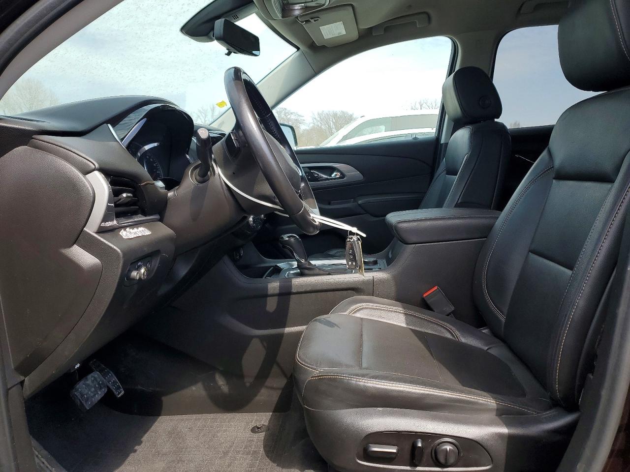 2020 CHEVROLET TRAVERSE LT photo 13