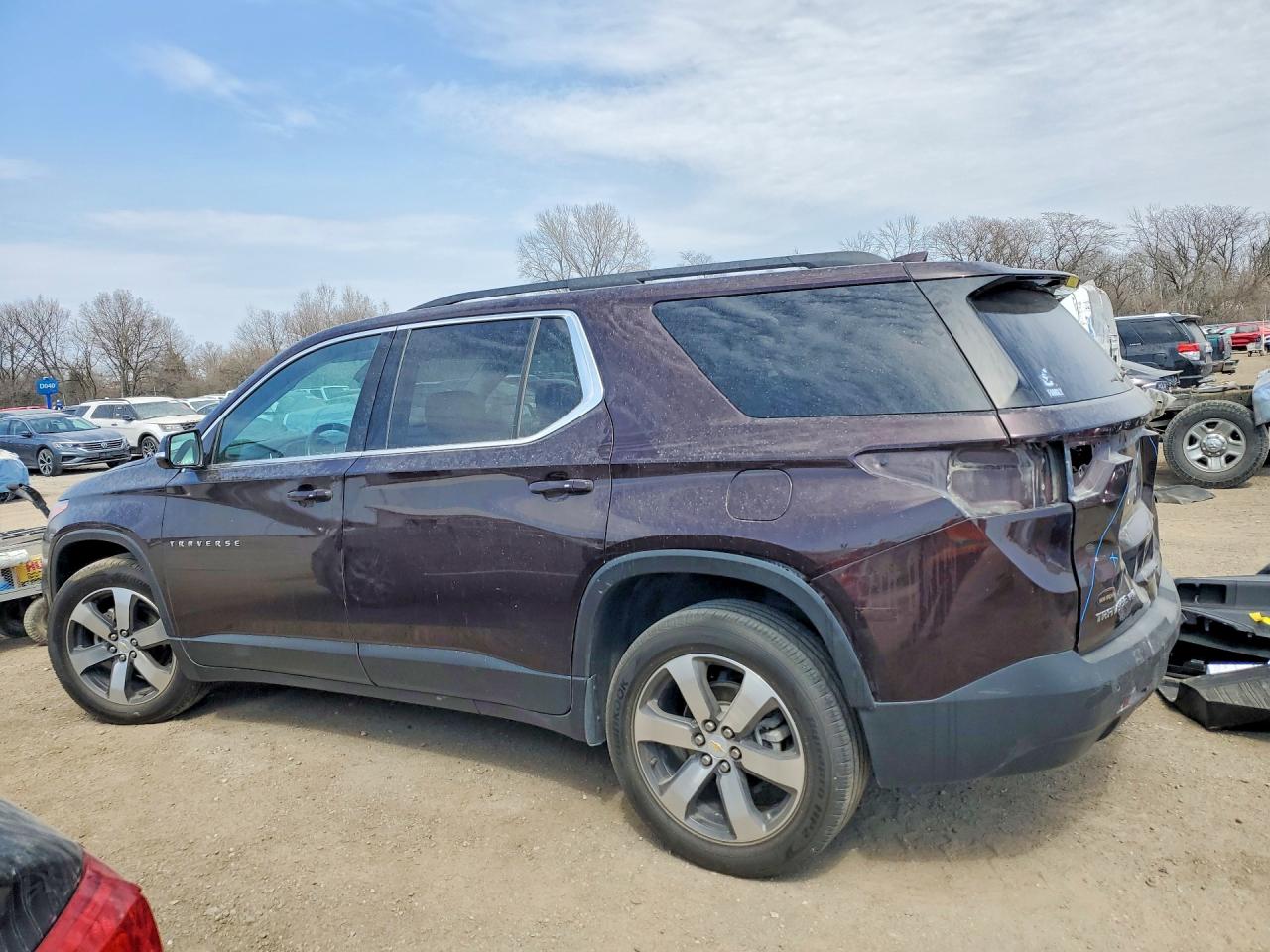 2020 CHEVROLET TRAVERSE LT photo 3