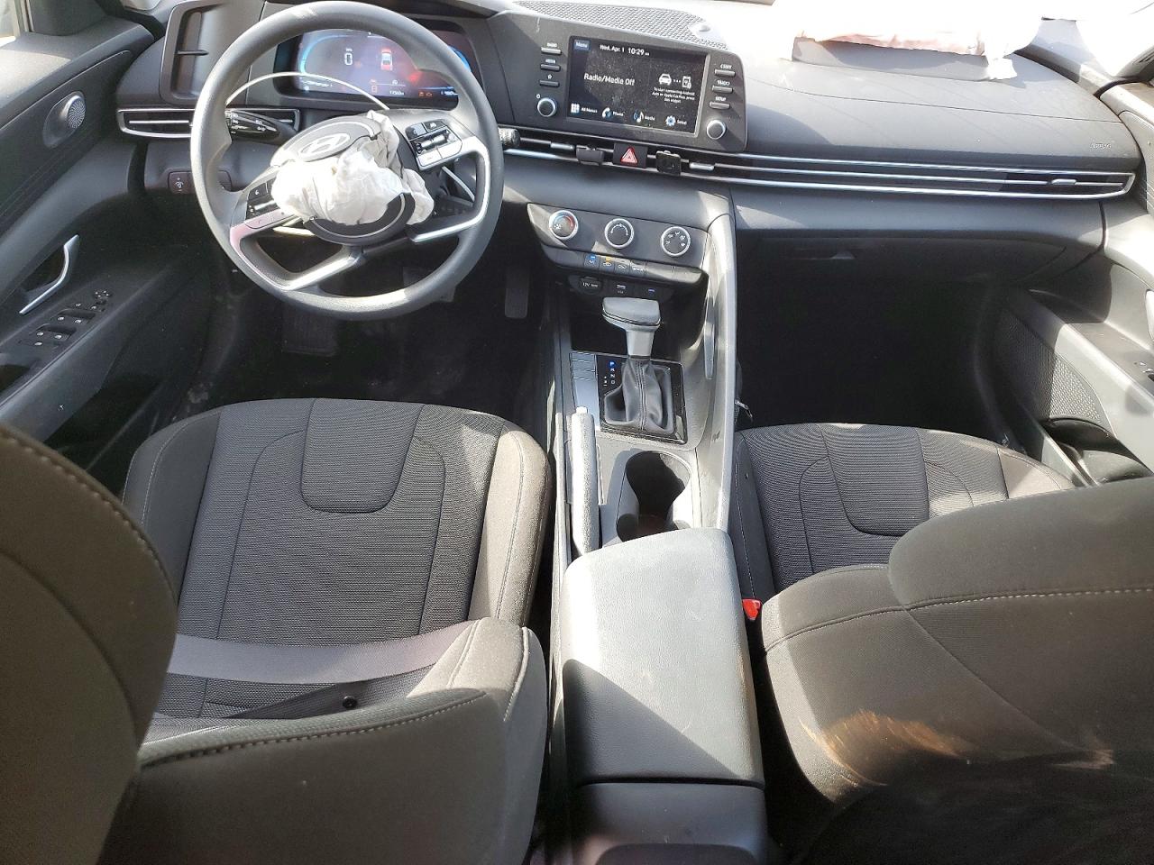 2025 HYUNDAI ELANTRA SE photo 8