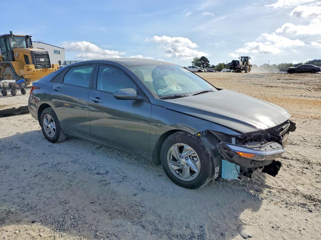 2025 HYUNDAI ELANTRA SE photo 4