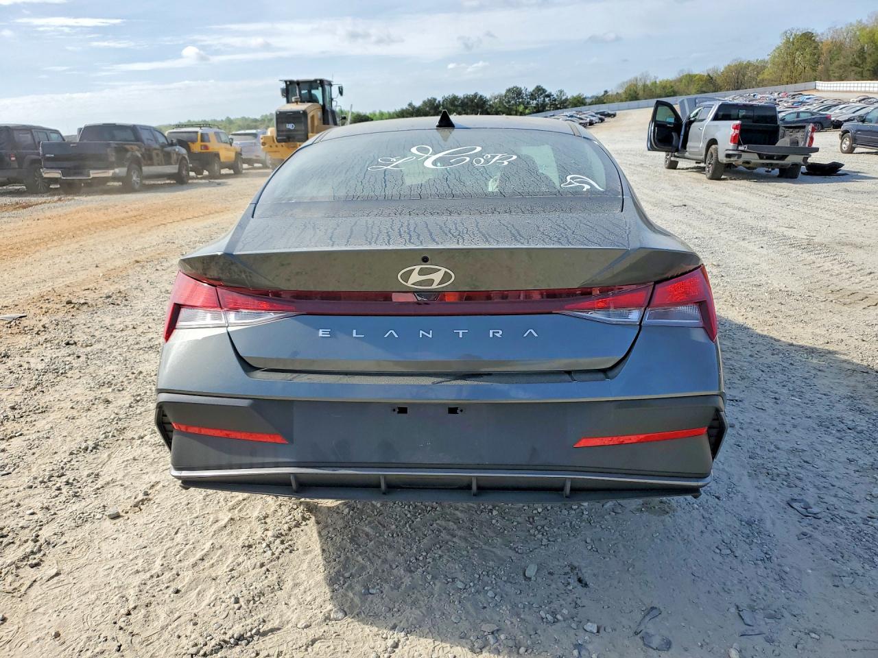 2025 HYUNDAI ELANTRA SE photo 6