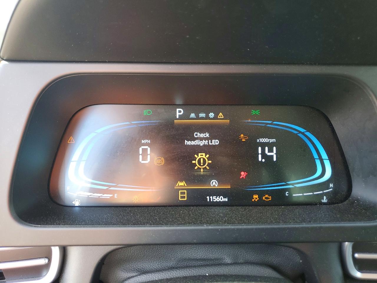 2025 HYUNDAI ELANTRA SE photo 9