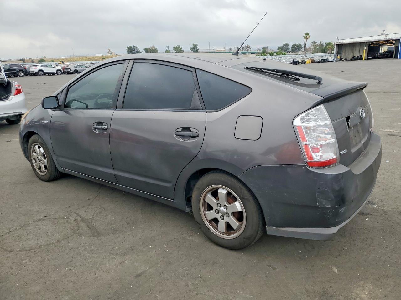 2007 TOYOTA PRIUS BASE photo 2