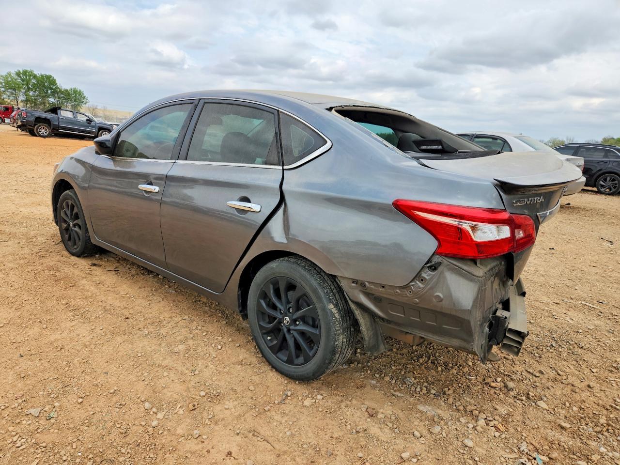 2018 NISSAN SENTRA S photo 3