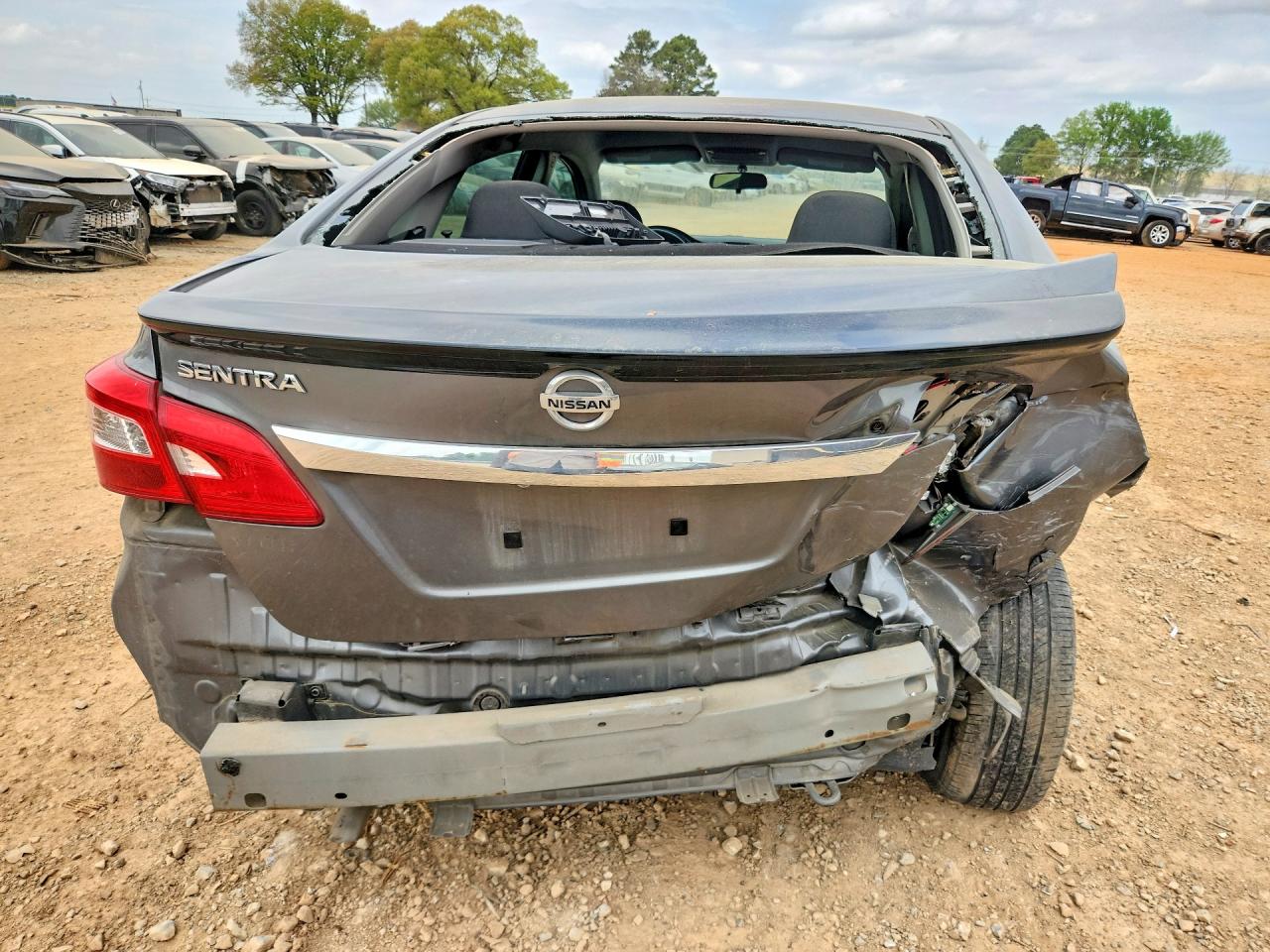 2018 NISSAN SENTRA S photo 11