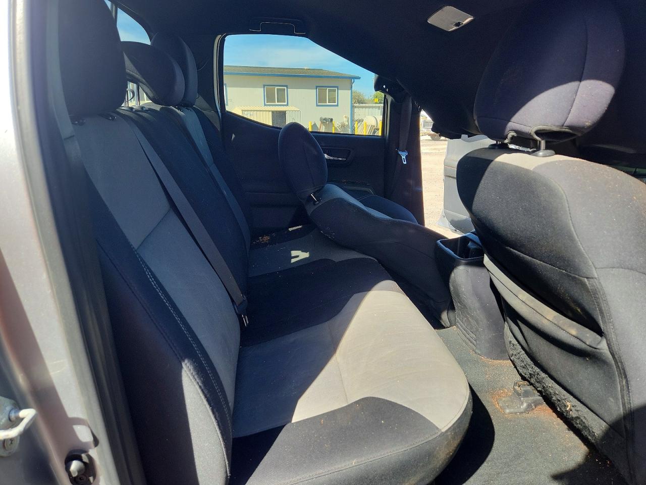 2022 TOYOTA TACOMA SR V6 photo 19