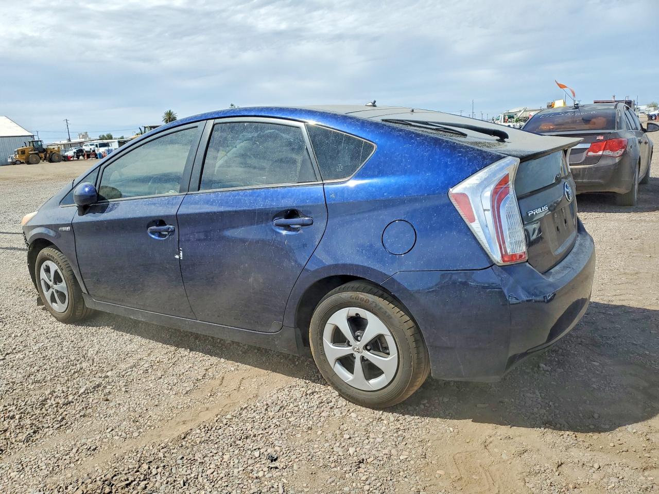 2013 TOYOTA PRIUS TWO photo 4