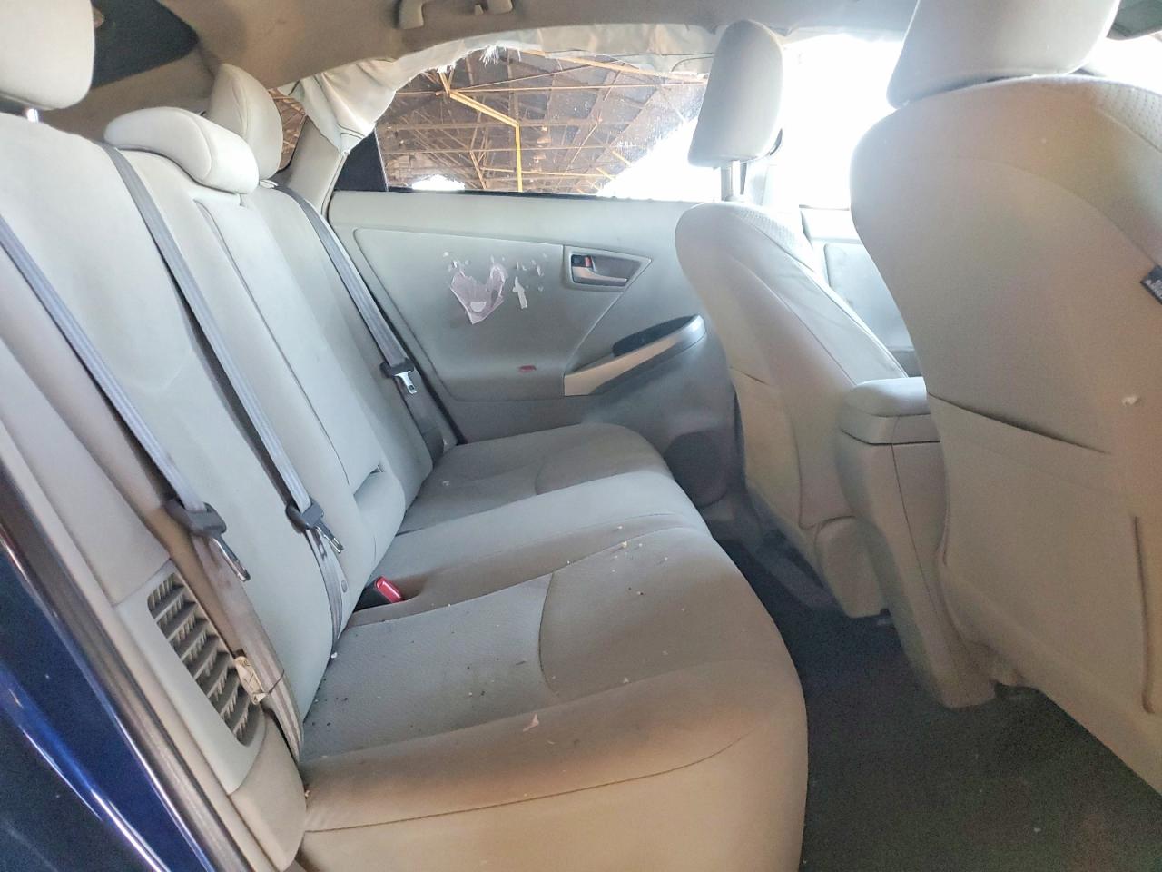 2013 TOYOTA PRIUS TWO photo 28
