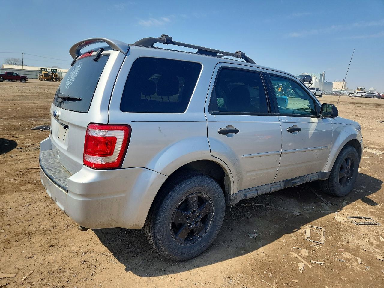 2011 FORD ESCAPE XLT photo 3