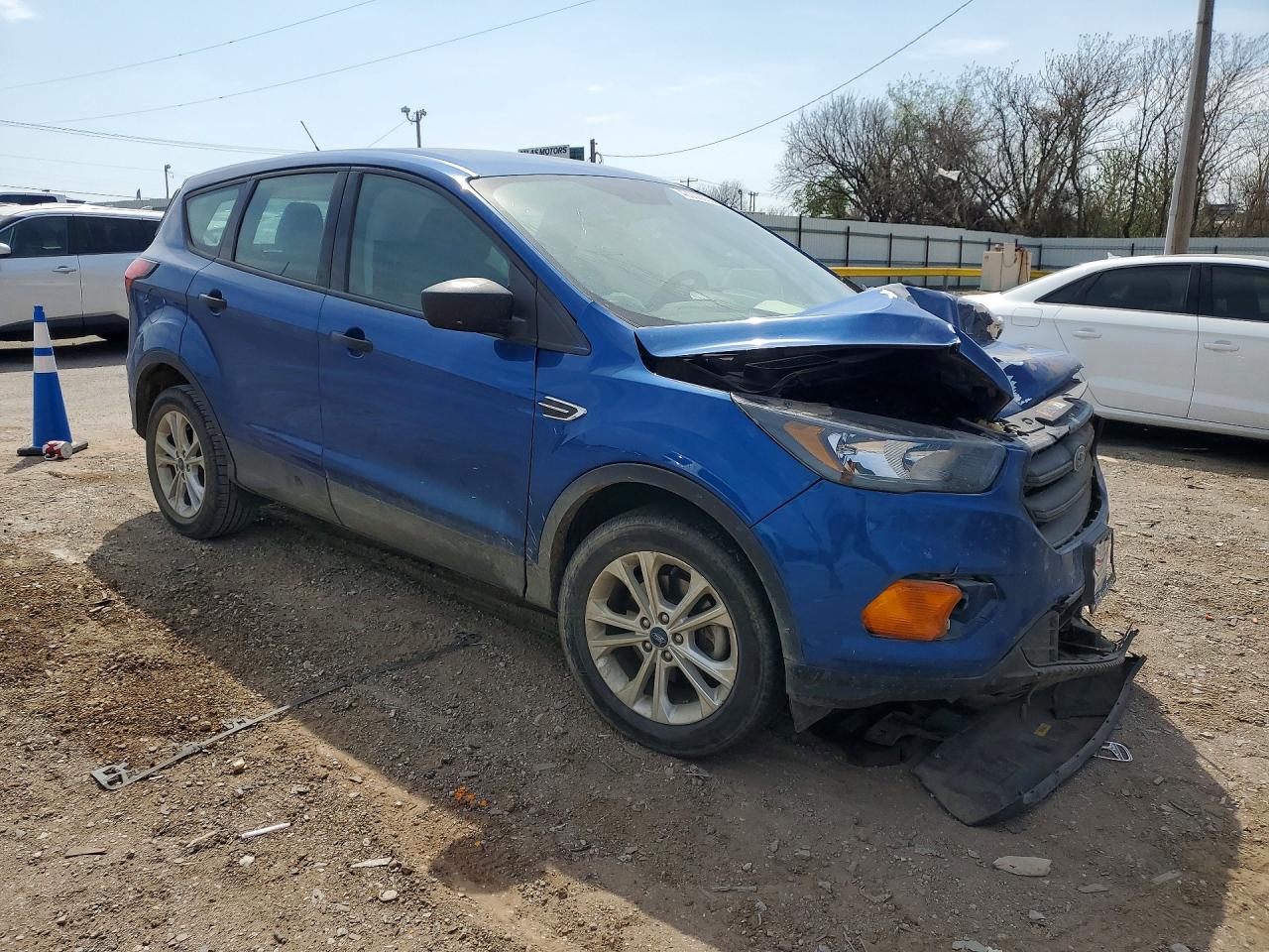 2019 FORD ESCAPE S photo 4