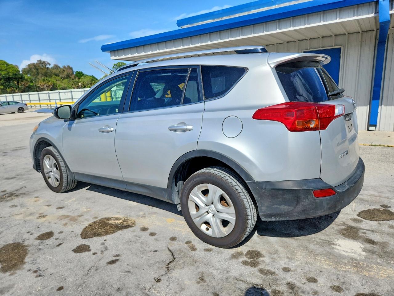 2015 TOYOTA RAV4 LE photo 2