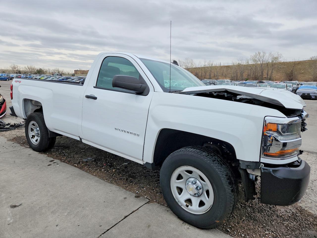 2017 CHEVROLET SILVERADO K1500 photo 4