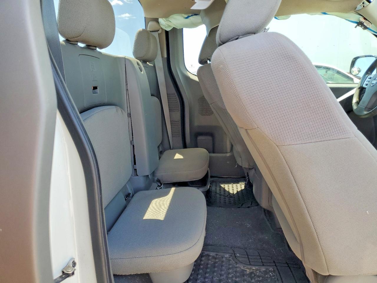 2019 NISSAN FRONTIER S photo 19