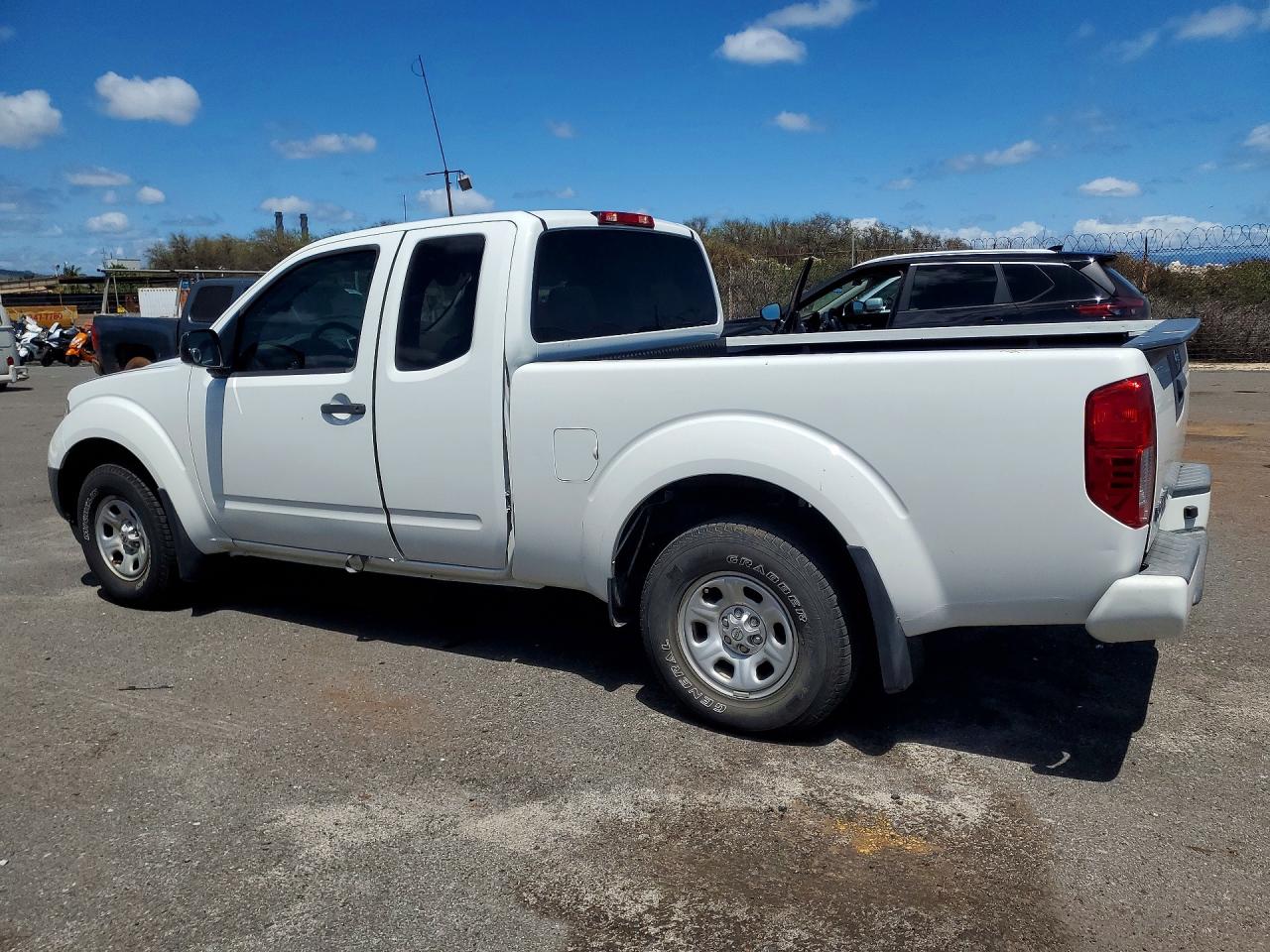 2019 NISSAN FRONTIER S photo 3