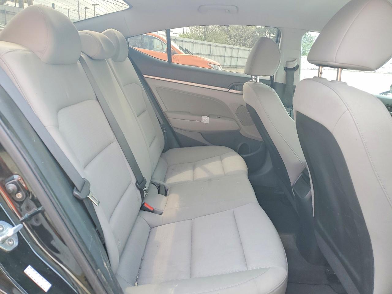 2017 HYUNDAI ELANTRA SE photo 10