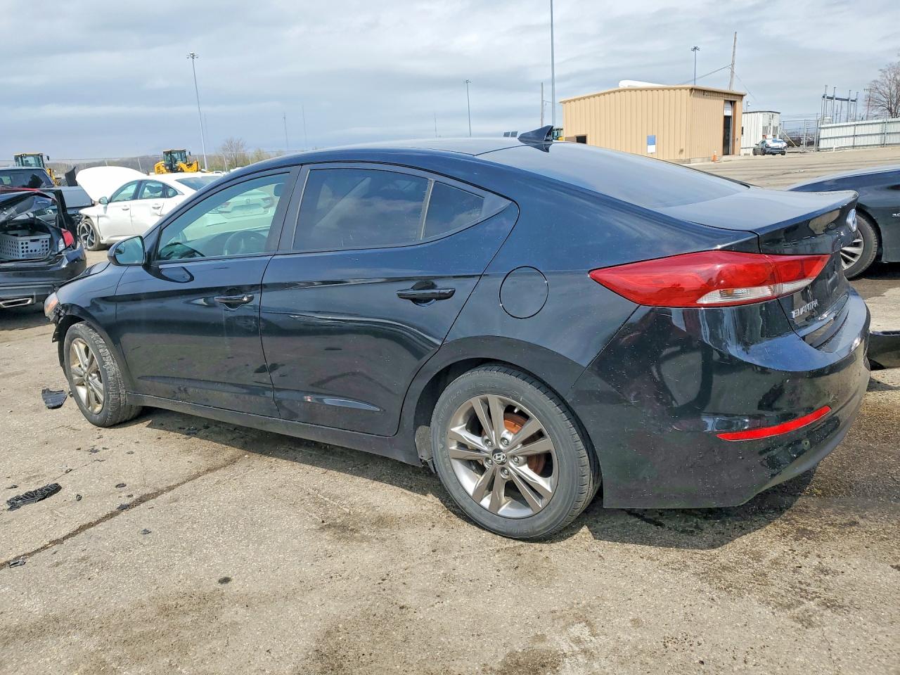 2017 HYUNDAI ELANTRA SE photo 2