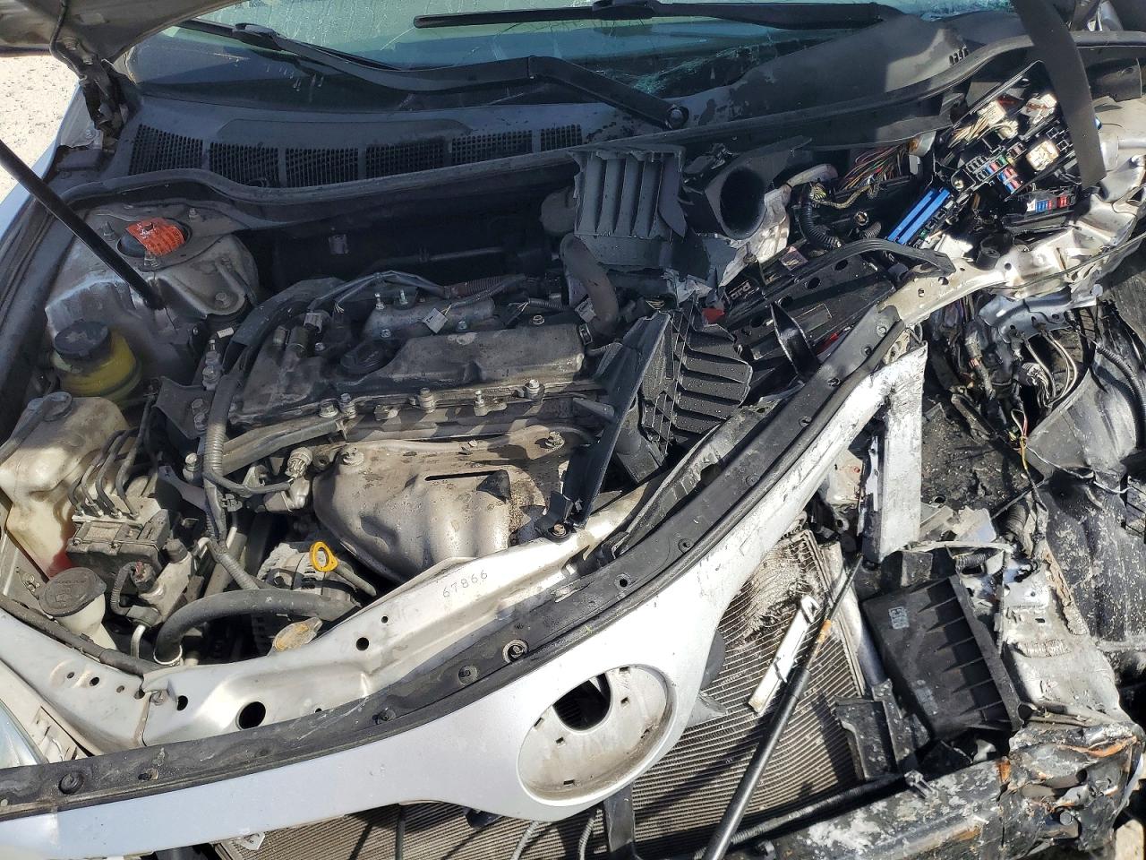 2011 TOYOTA CAMRY LE photo 31