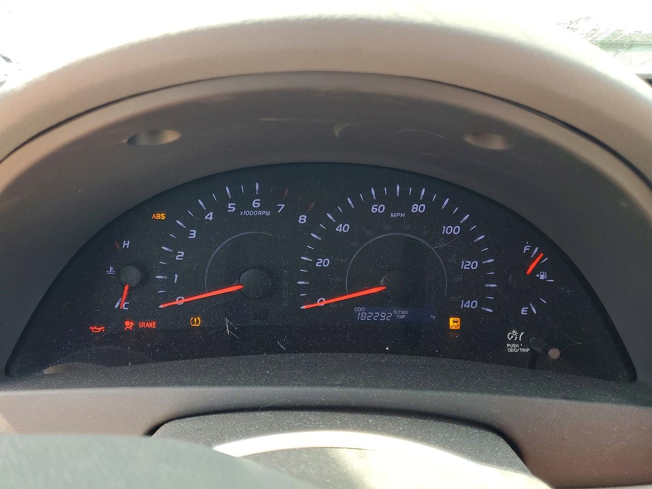 2011 TOYOTA CAMRY LE photo 25