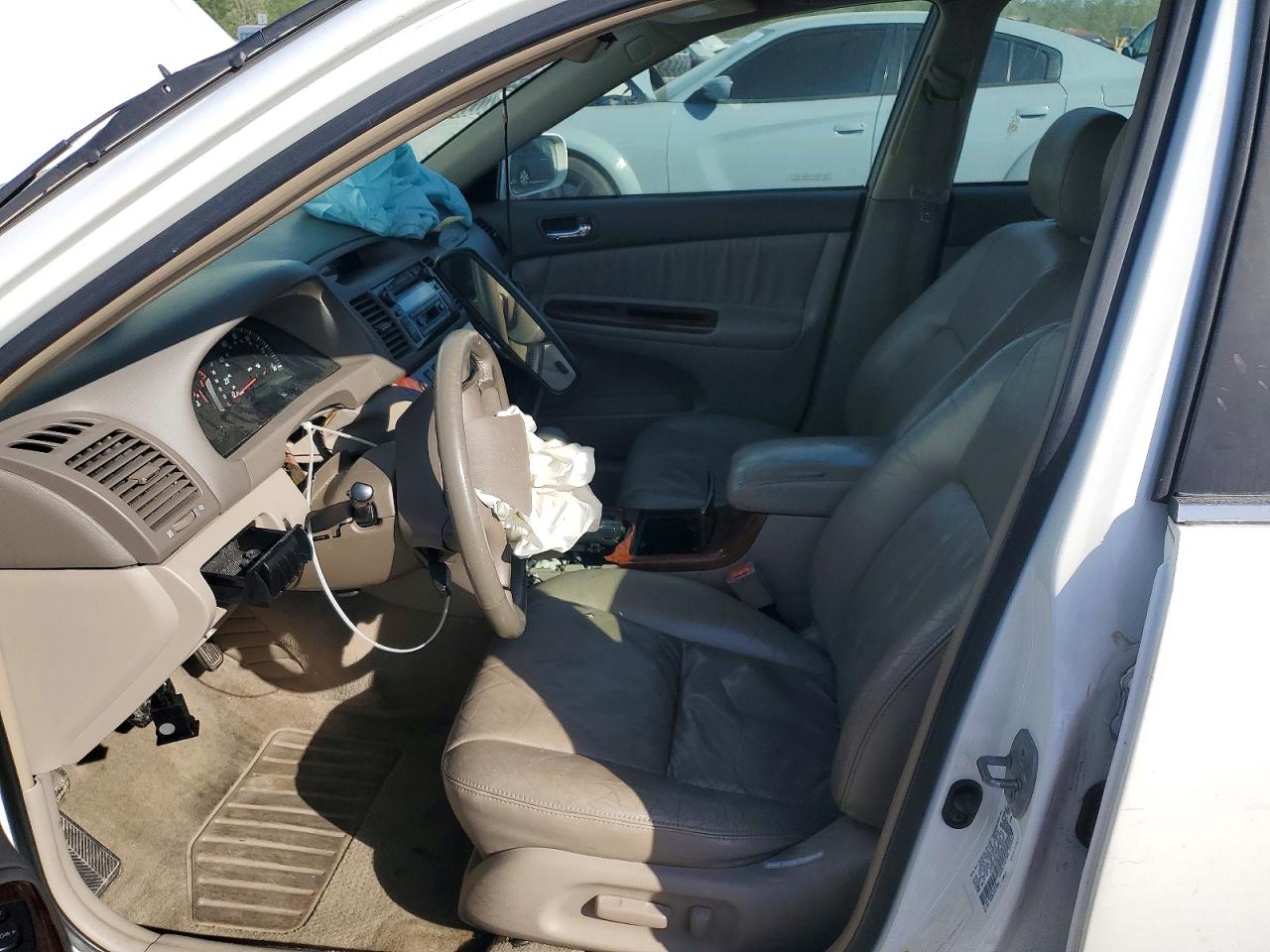2002 TOYOTA CAMRY XLE V6 photo 13