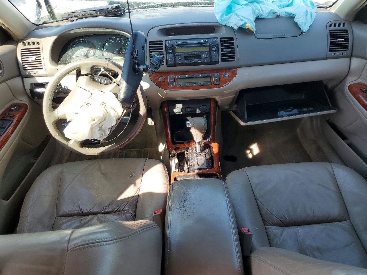 2002 TOYOTA CAMRY XLE V6 photo 15