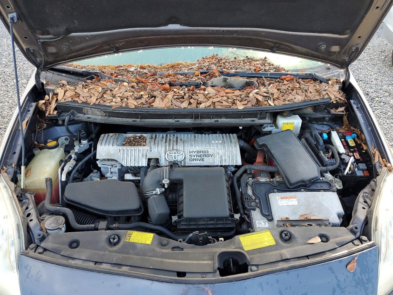 2011 TOYOTA PRIUS FOUR photo 31