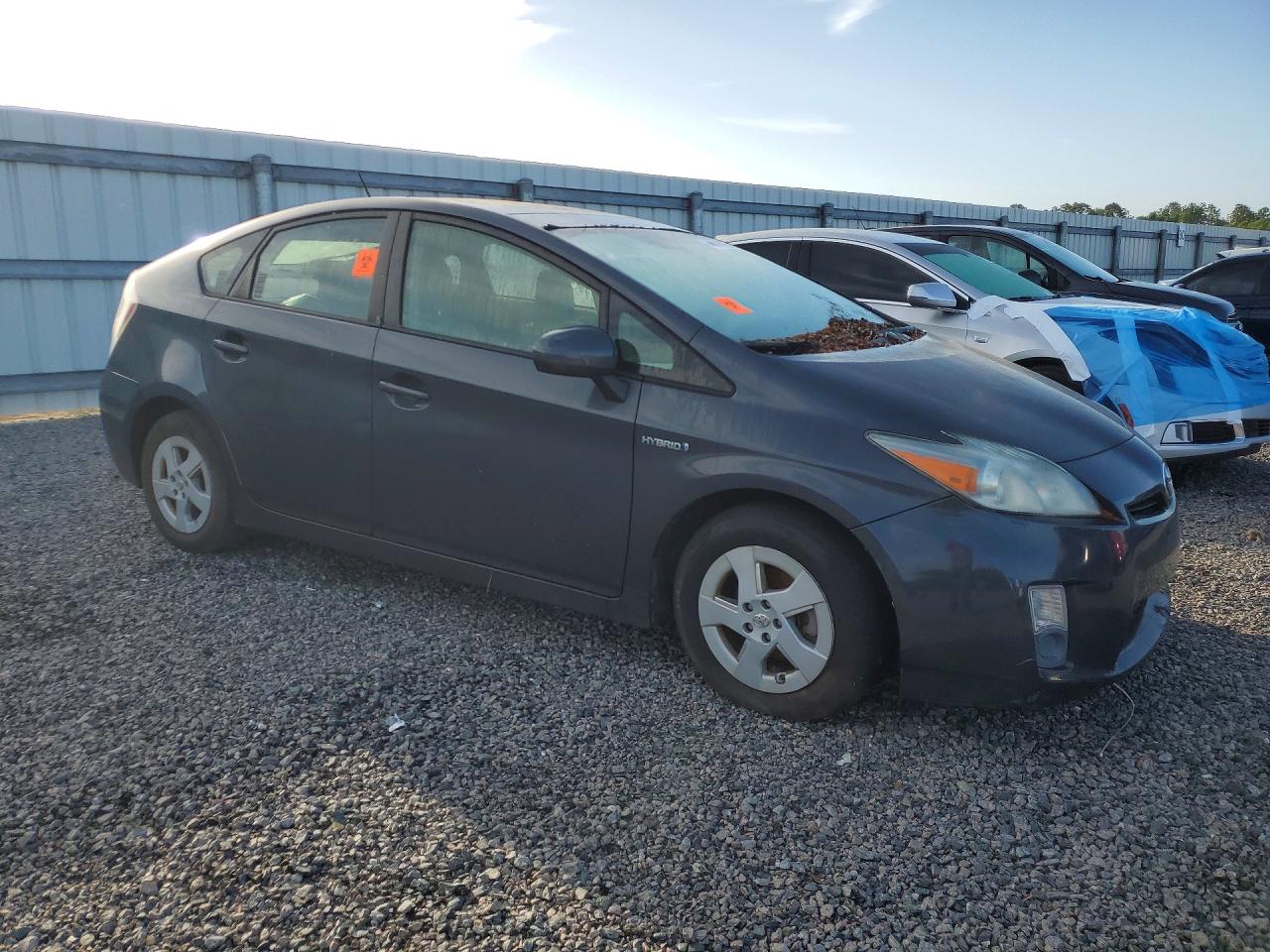 2011 TOYOTA PRIUS FOUR photo 10
