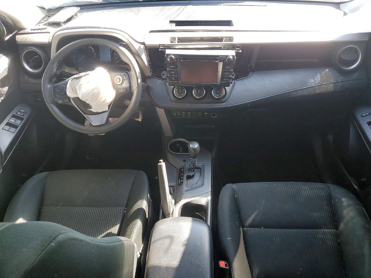 2017 TOYOTA RAV4 LE photo 8