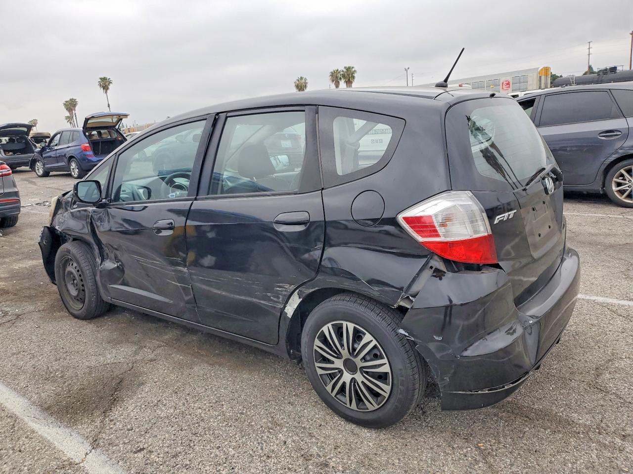 2013 HONDA FIT photo 3