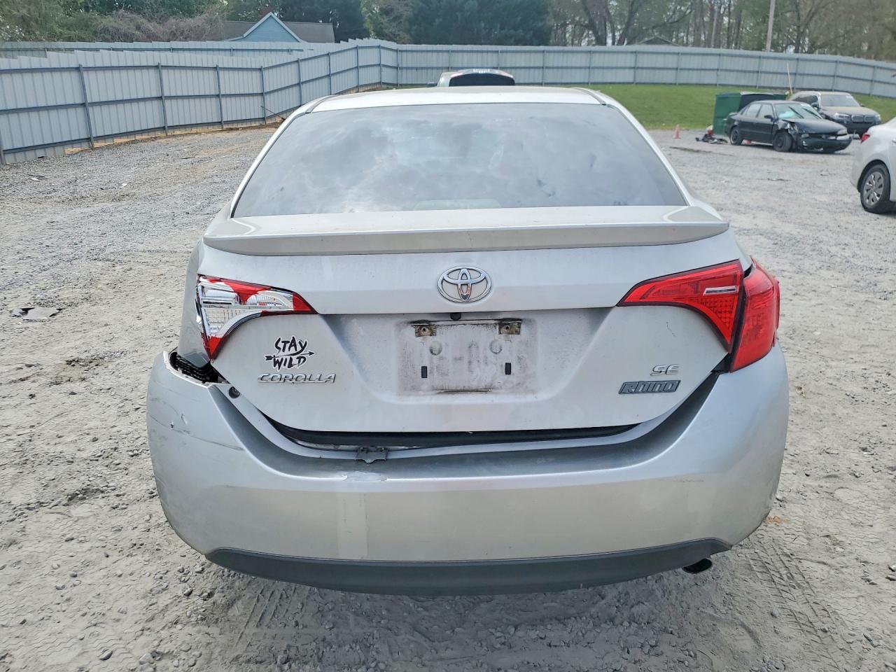 2019 TOYOTA COROLLA SE photo 11