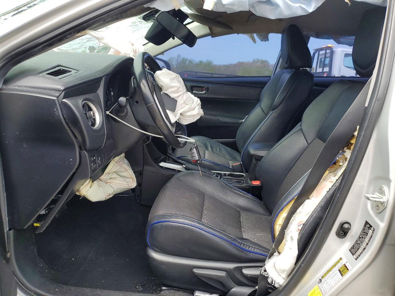 2019 TOYOTA COROLLA SE photo 13