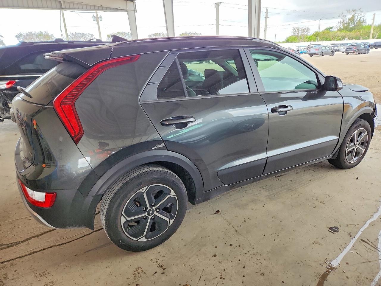 2024 KIA NIRO EX photo 5