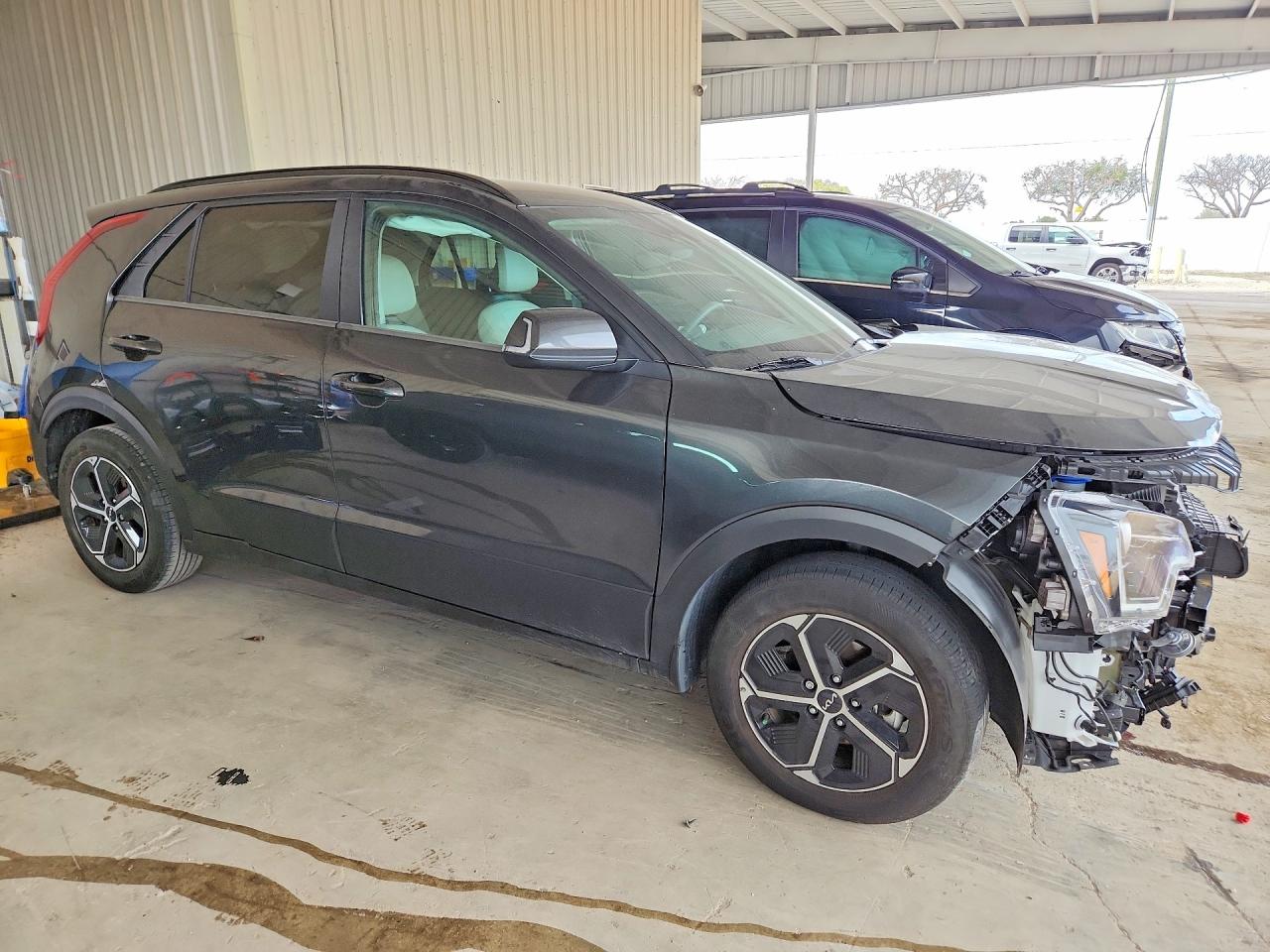 2024 KIA NIRO EX photo 7