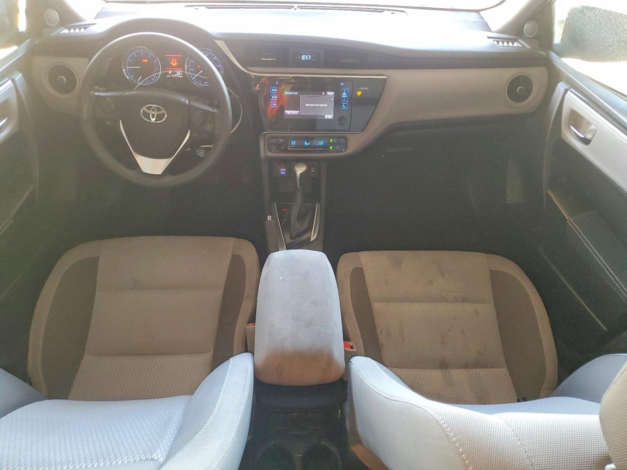2017 TOYOTA COROLLA LE photo 15