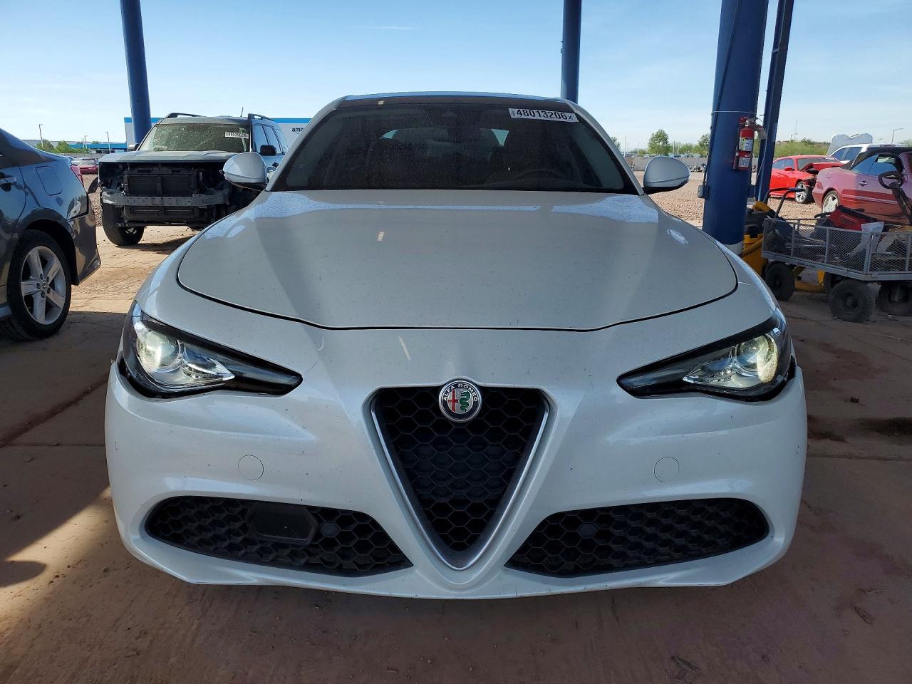 2017 ALFA ROMEO GIULIA TI photo 5