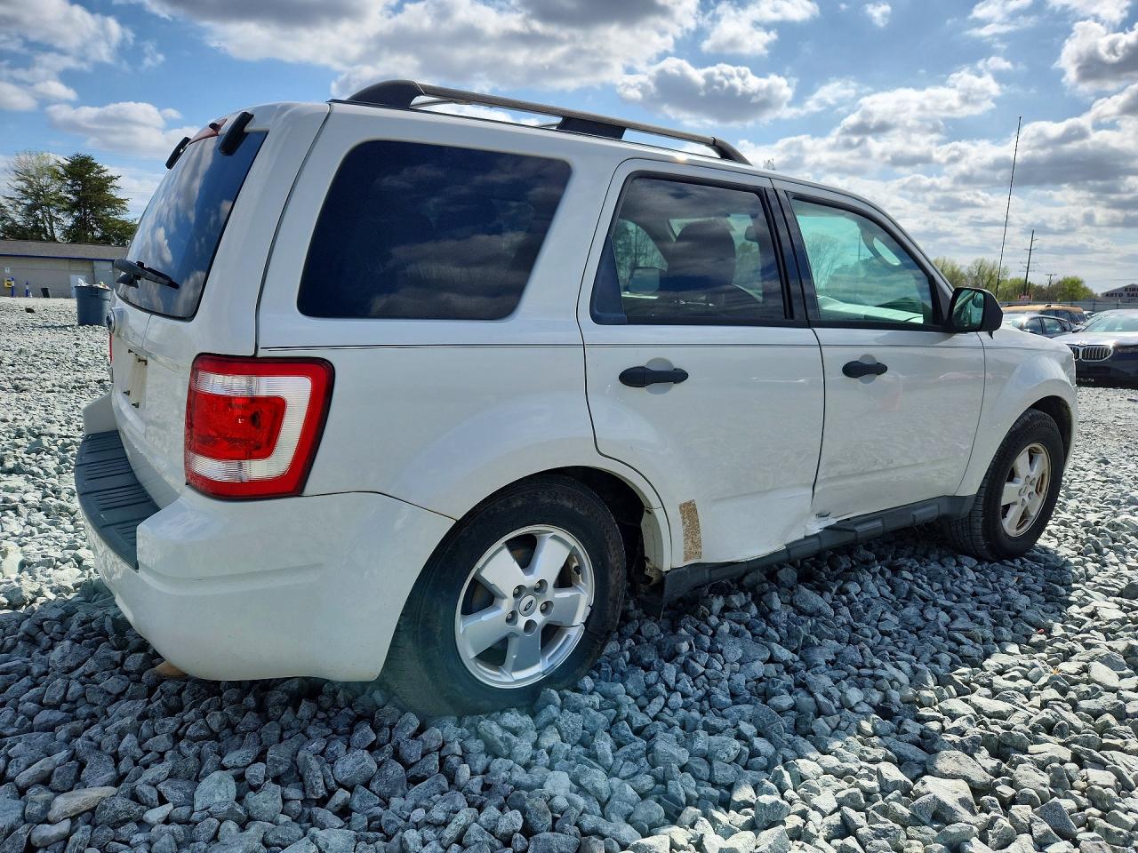 2012 FORD ESCAPE XLT photo 3